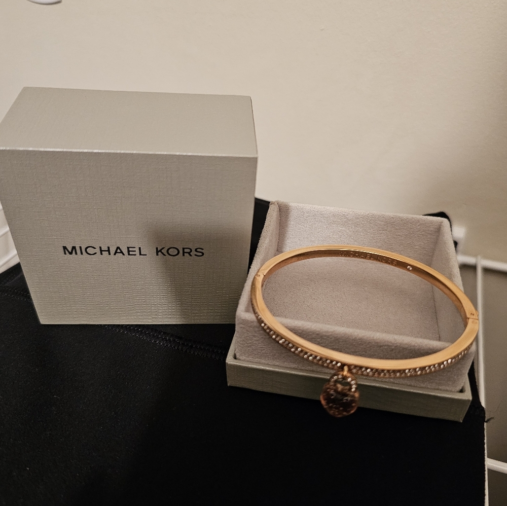 Michael Kors-Rose Gold Plated Heart Charm Bangle Bracelet--NEW